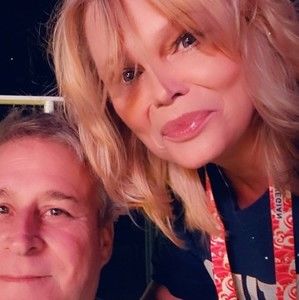 Meet your Posher, Robin